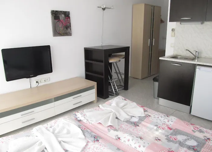 And In Cote D'azure סאני ביץ'