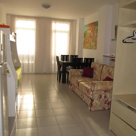 And In Cote D'azure Apartament